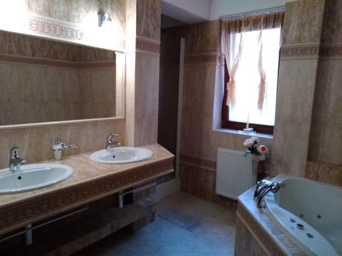 Brezno 2 Izbovy Apartman Sabi Zewnętrze zdjęcie